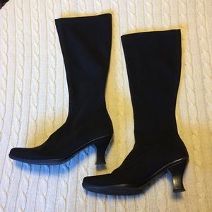 La Canadienne waterproof kitten heel pull on boot